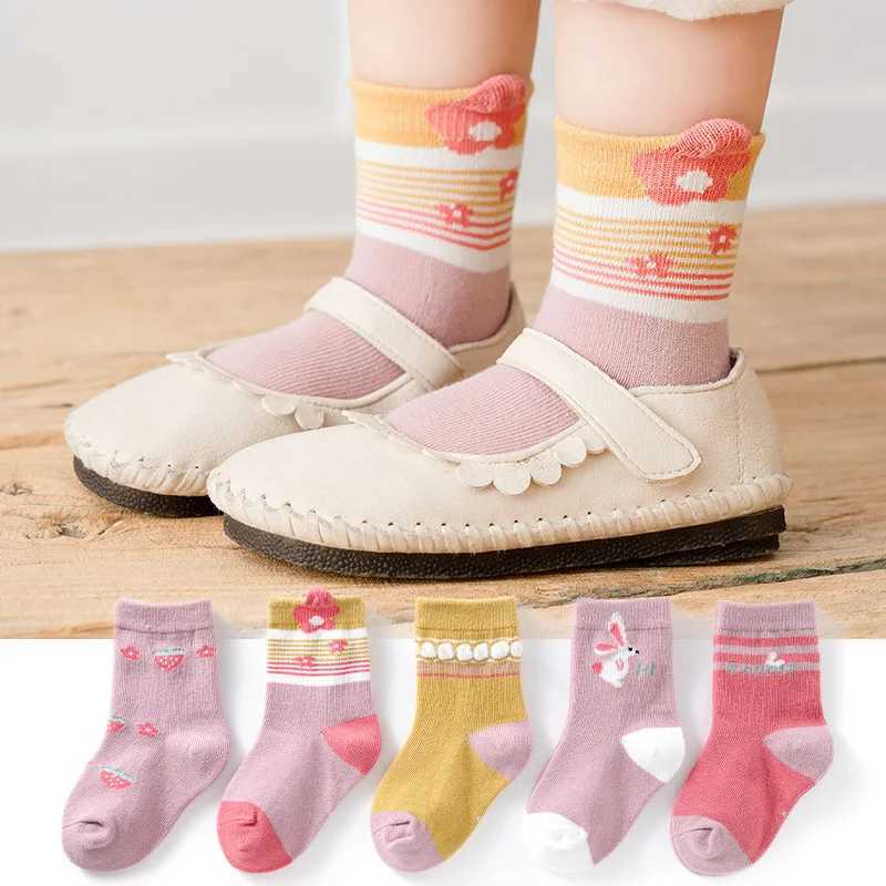 5 PairsLot Children Cotton Socks Boy Girl Baby Autumn Thick Kids KneeHigh Striated Socks Soft Cartoon Socks for Winter 112T J251024