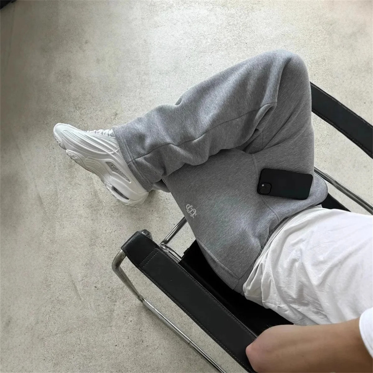 Unisex Tracksuit Pants Y2K Retro Loose Straight Pants Personalized Leg Zipper Embroidery n Hip Hop Harajuku Casual Pants 251020