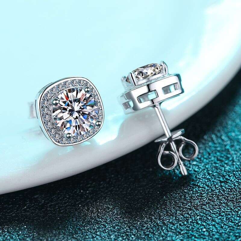 DHCollections-- XDY Pure Sier Plated with PT950 Gold for Women Micro Paved 0.5 Moissanite Stud Earrings Straight