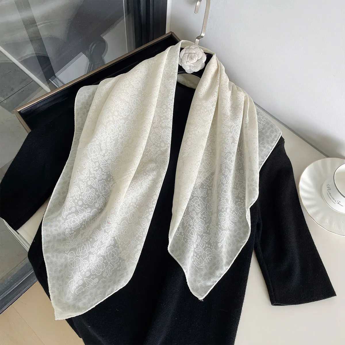 Luxury Silk Shl Square Scarf for Wen Satin Fashion Print Hijab Wrs Neckerchief Fem Hair Bands Ribbon band Bandana Y251024