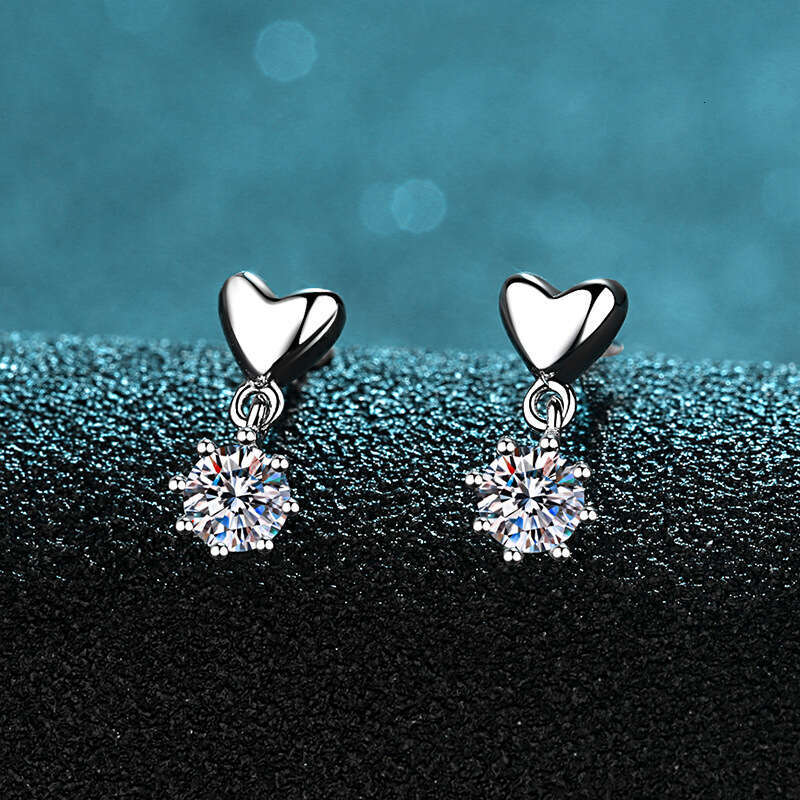 DHCollections-- Xindeyi Pure Sier for Women Moissanite Simple Heart-shaped Earrings Plated with PT950 Gold