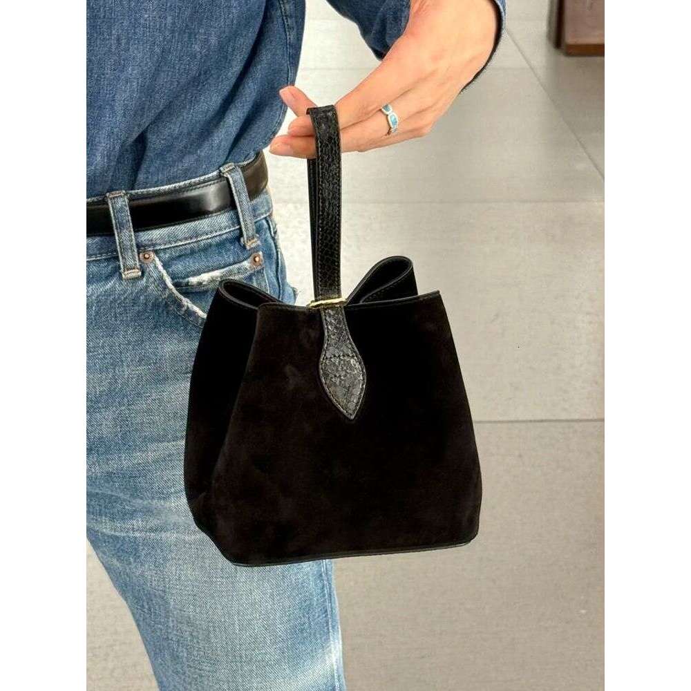 Designer Bag Tote Bag Shoulder Bag Black Light Luxury Niche Bucket Bag For Women 2025 High-Value Versatile Commuter Handbag Autumn