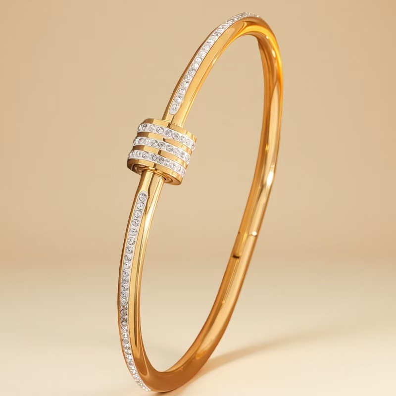 Designer Stainless Steel Fashion Small Waist Bracelet Luxury Diamond Noble 18K Non fading Titanium Steel Bracelet Wholesale Festival Gift