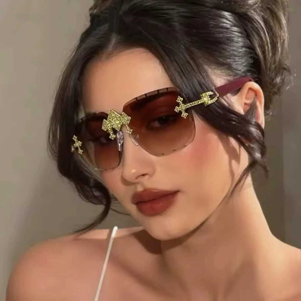 Vintage Rimless Square Cutting Lens Sunglasses Women For Men Luxury Brand Designer Popular Punk Fashion Diamond Cross Sun GlassT251024