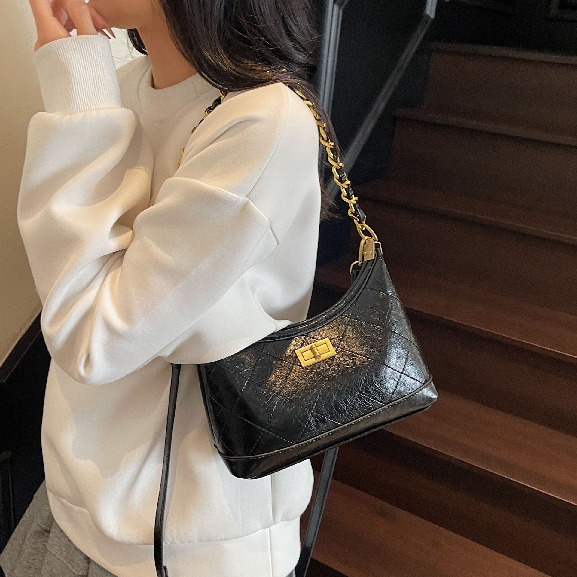 Luxury Brand Designer Bag Style Quilted Chain Underarm Bag For Women 2025 New Trendy Fashion Single Shoulder Crossbody Bag Versatile Hobo Bag