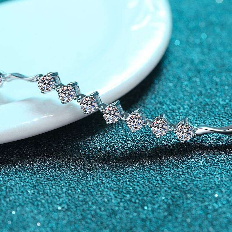 DHCollections-- XDY Pure Sier Women's Bone and Flesh Connected Haifeng Straight Cool Style Moissanite Bracelet
