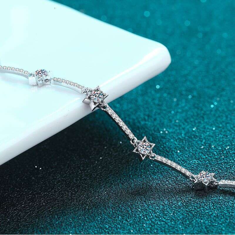 DHCollections-- XDY Sier Women's Micro Paved Ten Dias Six-Pointed Star 1 Moissanite Bracelet Straight Jewelry