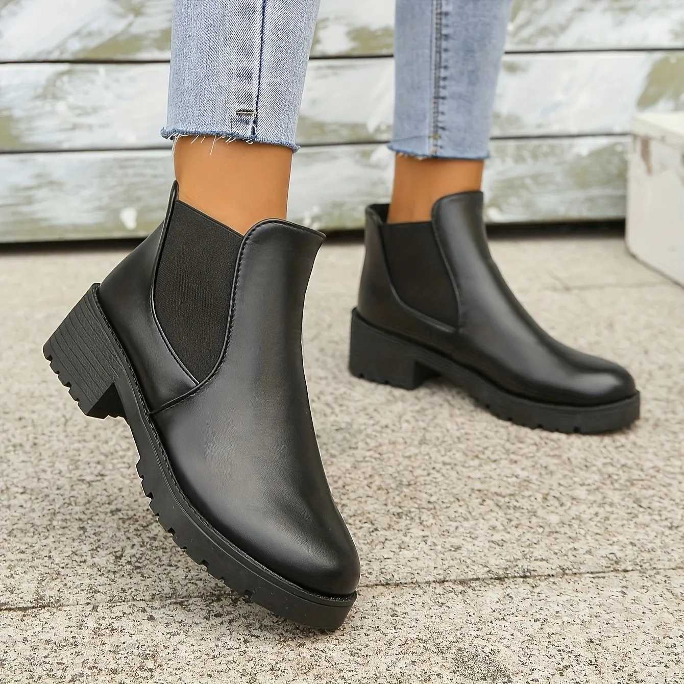 Women Boots Chunky Heel Platform British Style Thick Sole Med Heels Casual Chelsea Boots for Autumn and Winter Casual Footwear W251024
