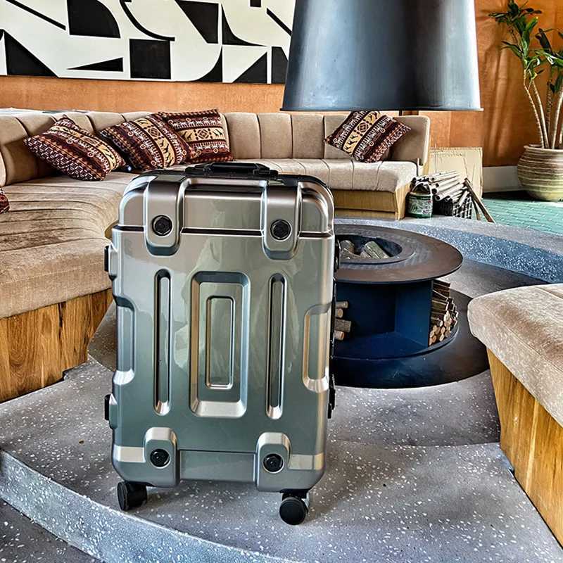 Trolley suitcase for boys with large capacity strong thick durable 202428 inch travel luggage silent shockproof boarding caseW251024