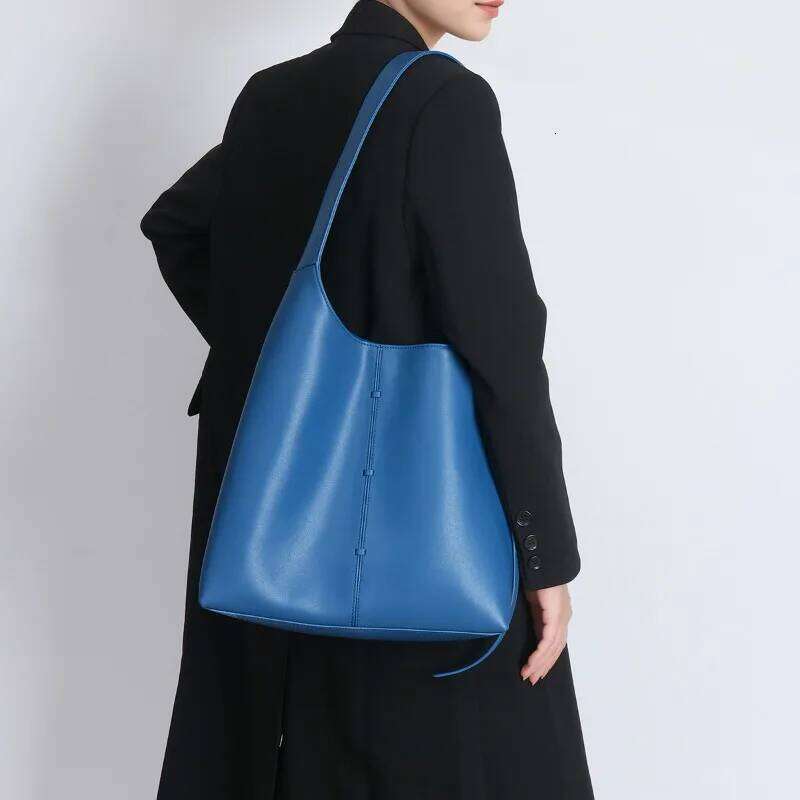 Large Capacity Women's New Shoulder Design Unique Adjustable Strap Fashion Handbag Splicing Bucket Designer Bag
