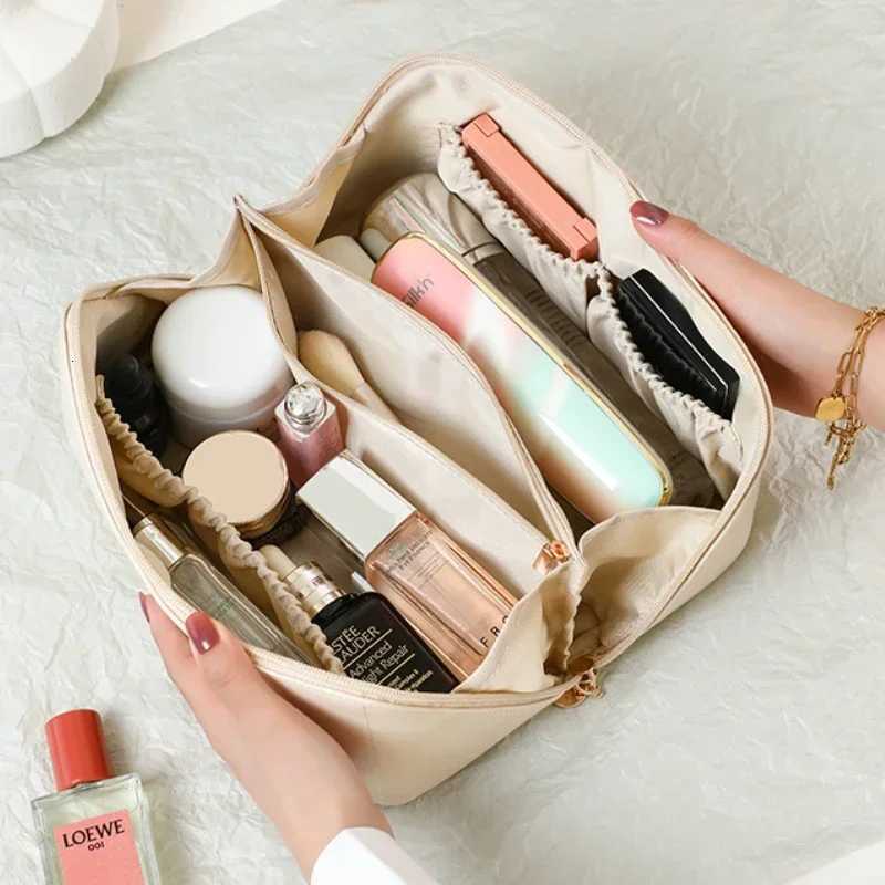 Large Capacity Cosmetic Bag Cosmetic Storage Bag PU Leather Portable Travel Toiletry Bag Women Cosmetic Bag Toiletries OrganizerT251024