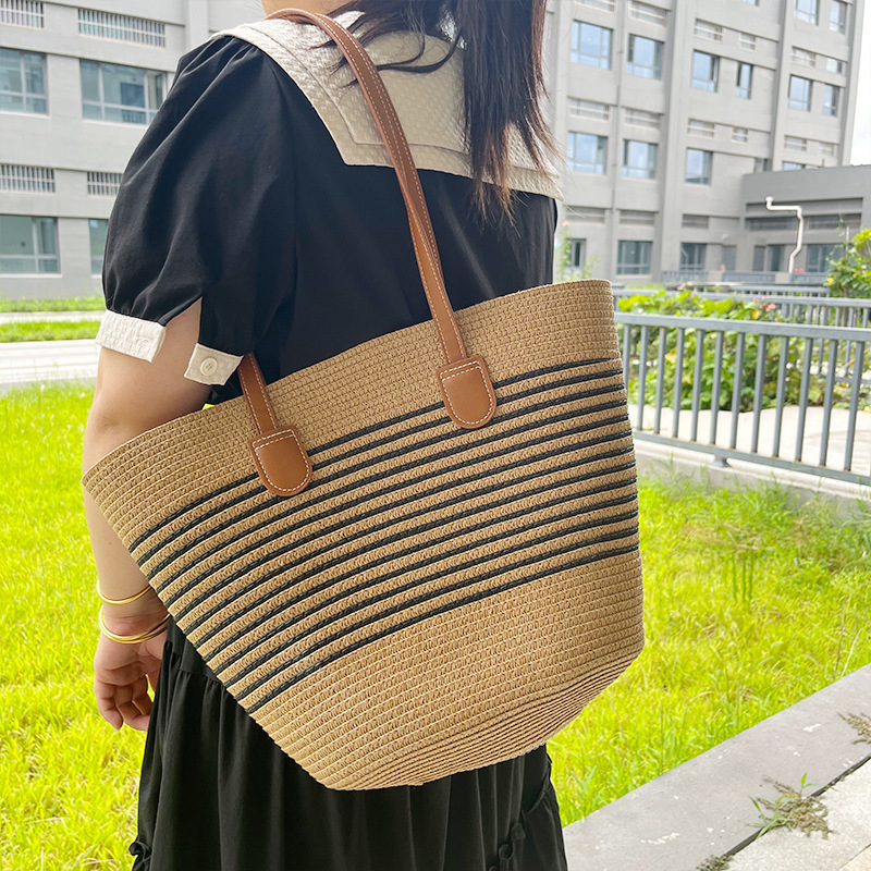 2025 New Straw Woven Women's Large Capacity Woven Shoulder Bag Designer Fashion Beach Handbag
