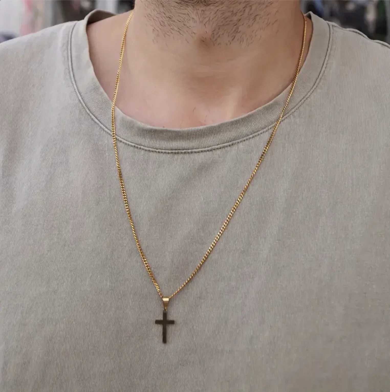 Tren Unisex Cross Pendant Necklace Gold Plated Cuban Chain Stainl Steel Niche Design Jewelry for Streetwear MemorableXJ251024