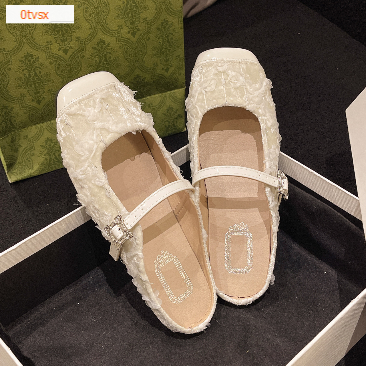 Fashion flat shoes for winter, new sequin fabric, elegant Chinese style, versatile luxury women's sandals, designer shoes