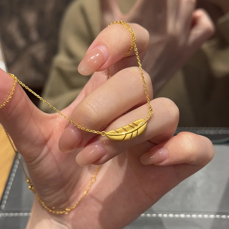 Luxury necklace Fashionable full diamond texture feather necklace tassel autumn and winter sweater chain gift for women Gold necklace free shipping