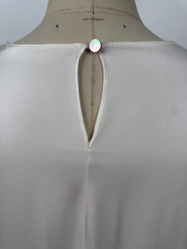 Simple, Sophisticated, Elegant, Light Luxury Silk Long-Sleeve Top JYS37011