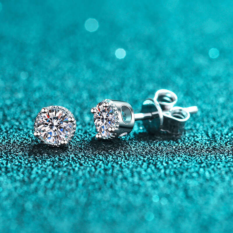 DHCollections-- S Sier Earrings for Women Four-Prong Studs Elegant Simple Moissanite Gift Jewelry
