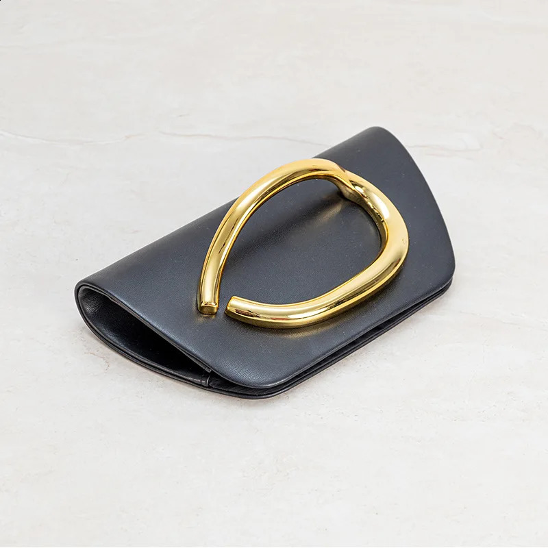 Women Vintage Shell Acrylic Evening Bag Stylish Bridal Dress Clutch Bag Wedding Dinner Party Festival Banquet Handbag with Chain 251023