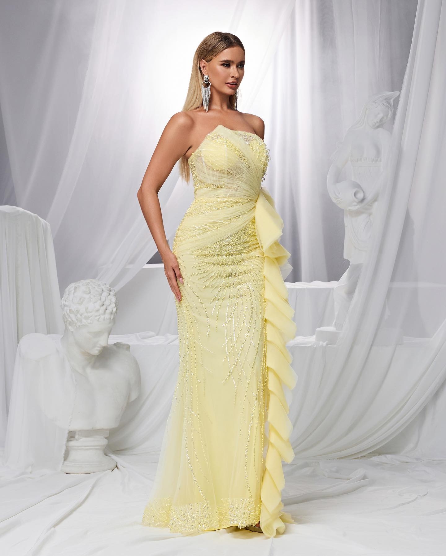 Classic Evening Dresses Sequins Beaded Lace Gown Strapless Sleeveless Split Side Floor Length Dress Party Customized Dress