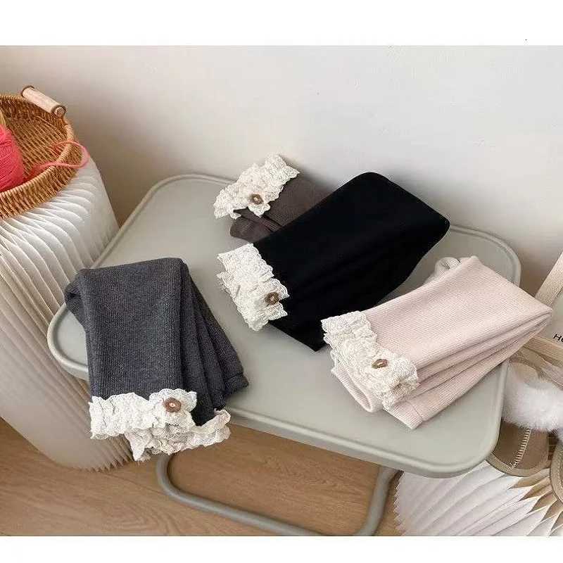 Baby Fashion Velvet Leggings Print Lace Pants Childrens Girls Warm Leggings For Autumn And Winter Pants Comfortable PantsT251024