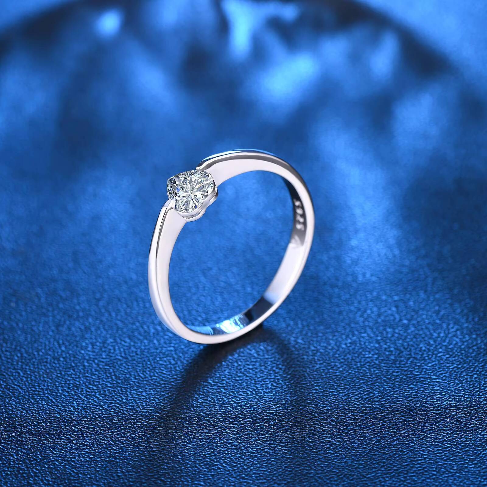 High Quality Moissanite Diamond Engagement Ring Wholesale Hot Selling Jewelry