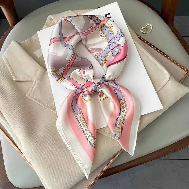 Luxury Fashion Print 7070cm Silk Square Scarf Wen Soft Satin Haiand Neckerchief Tie Fem band Foard Bag Ribbon Y251024