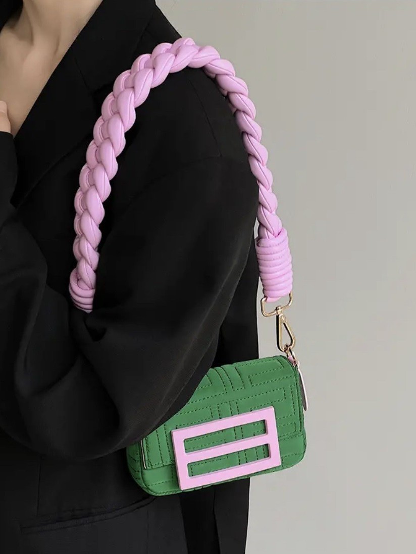 2025 new Small and exquisite mobile phone bag chain mini bag woven bag high-end underarm bag single-shoulder crossbody small square bag