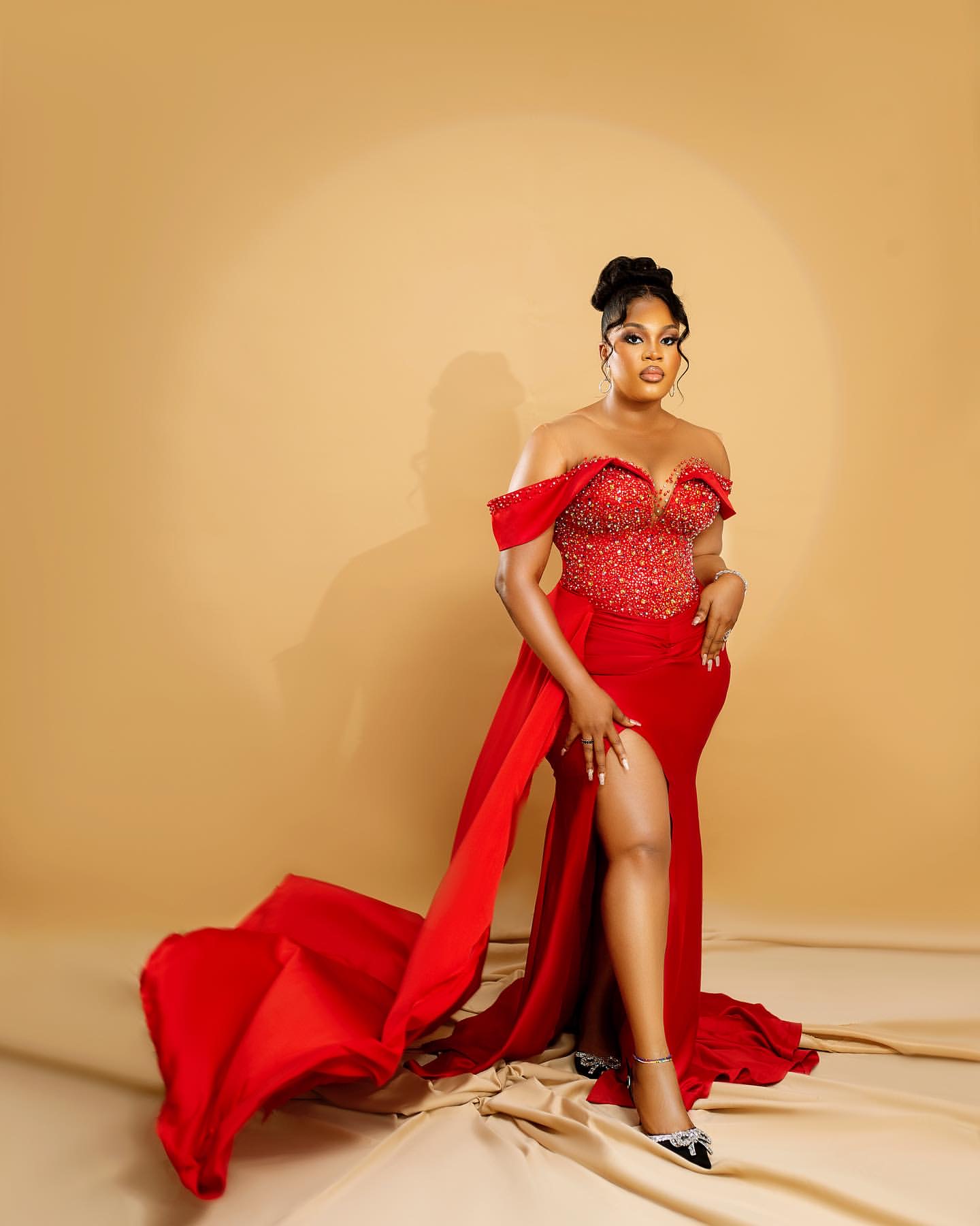 2025 Red Mermaid Prom Dresses Beaded High Split Satin Sheer Neck Evening Formal Party Second Birthday Engagement Gowns Plus Size Dress For Special Occ