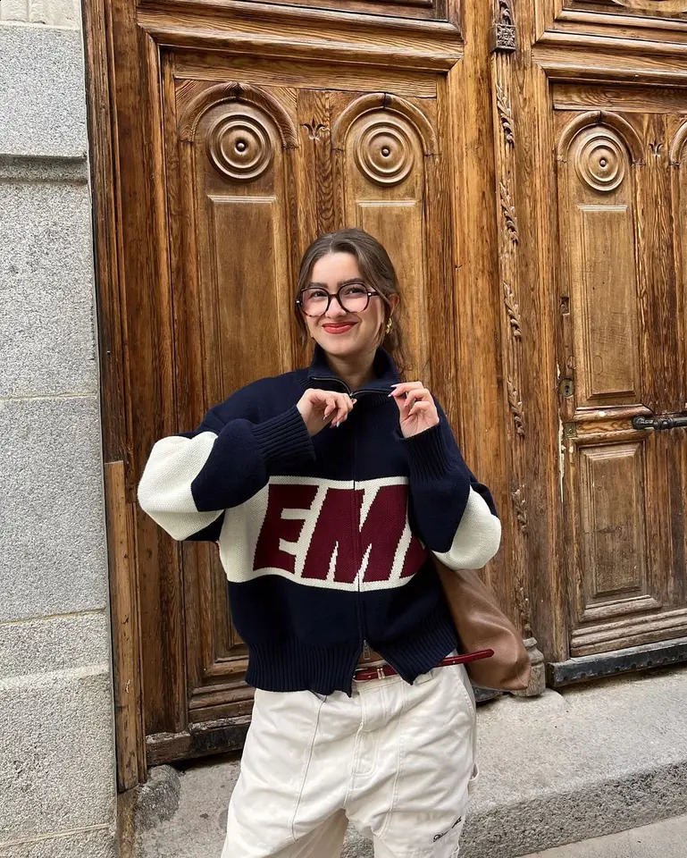 Letter Patchwork Knitted Sweater Women Casual Standcollar Loose Roundneck Sweater Lady Fashion Autumn Winter Knitwear 251023