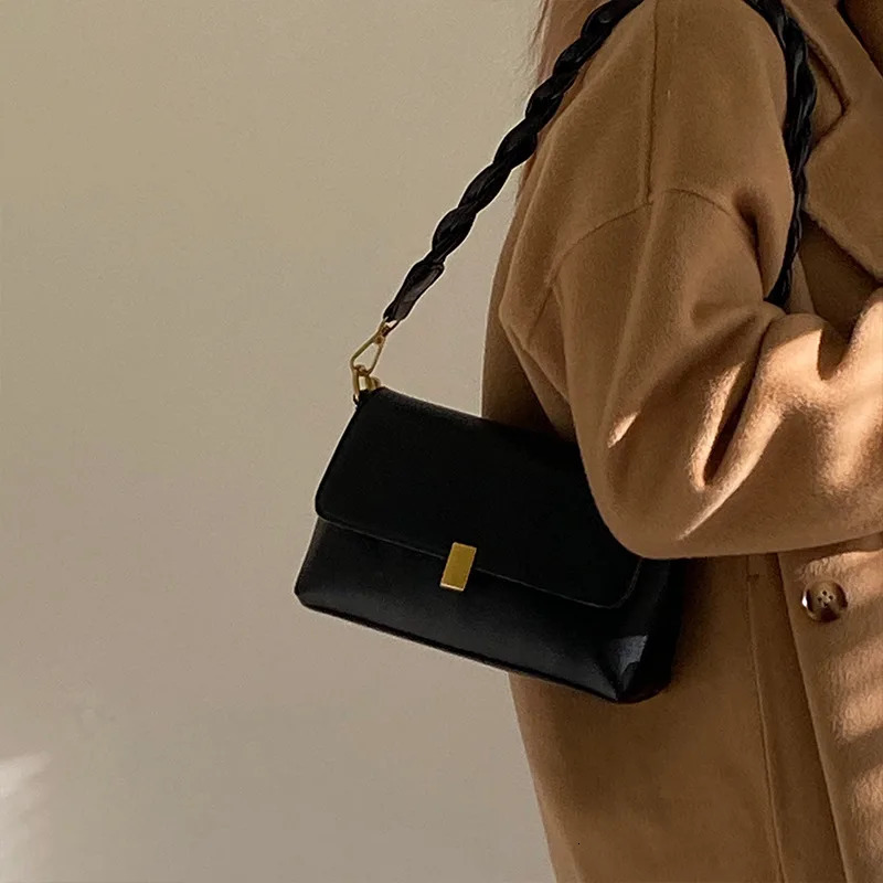 Womens Bag PU Leather Vintage Underarm Bag Fashionable Small Shoulder Bag Casual Handbag Mobile Wallet 251023