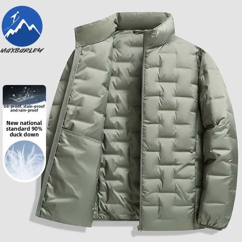 Maxbarley Luxury Men Short Down Jacket Business Casual Ultra Light Puffer Coat Stand Collar Outdoor Travel Windproof Winter Coat Z251024