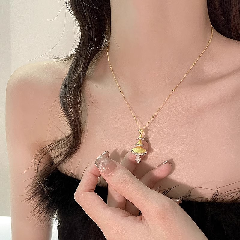 TaiYang New Gold Plated Copper Christmas Tree Necklace, Delicate Star Pendant with Micro-Pave Zirconia Collarbone Chain