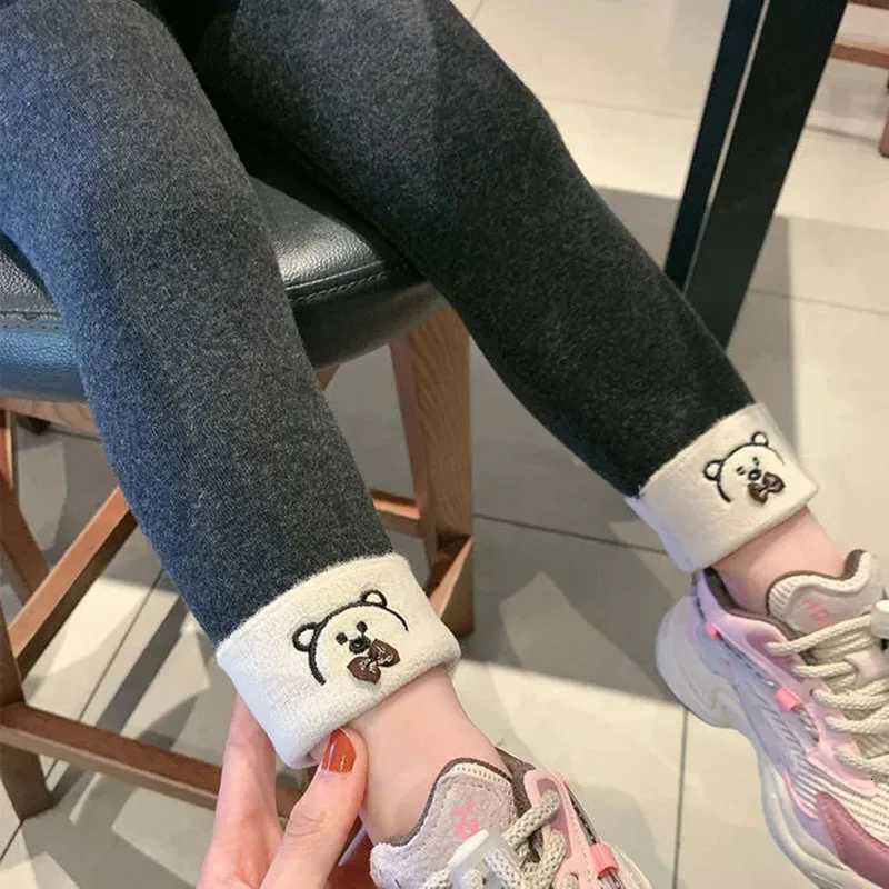 Kids Girls Winter Leggings Childrens Plus Velvet Warm Trousers Thick Lamb Fleece Tights Cartoon Bear Baby Girl Pencil Pants NewT251024