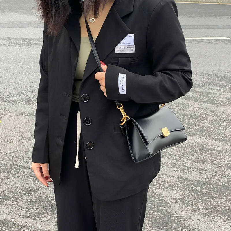 Black Underarm Baguette for Women 2025 New High-Quality Niche Handbag Trending Crossbody Bag Winter