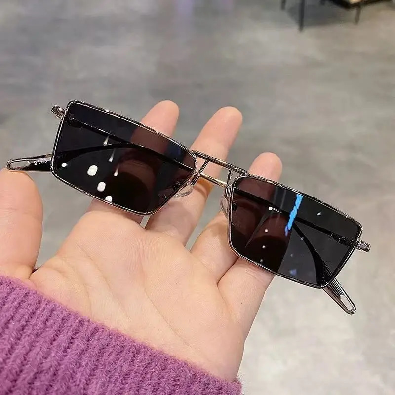 Metal Oval Sunglasses Men Fashion Vintage Gradient Casual Shades Women Trendy Decor Sun Glasses 251023