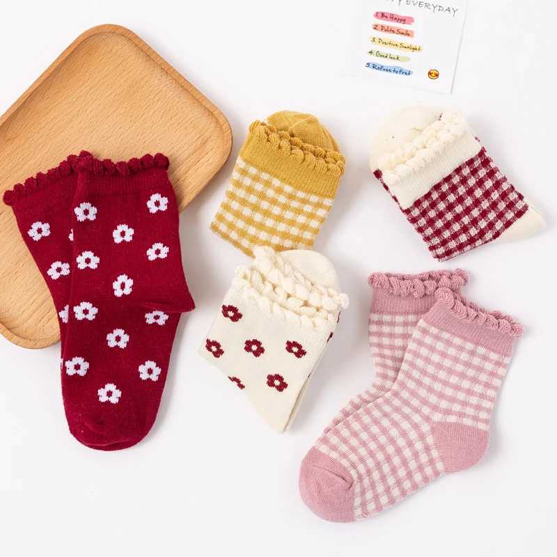 5 PairsLot Socks Girl Pure Cotton Spring and Autumn Childrens Mid Cap Girl Baby Princess Ladies Socks 26 Years J251024