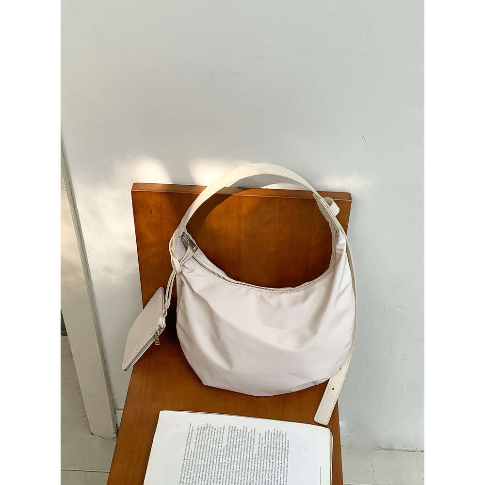 New Commuter Underarm Women, Niche Design Nylon Moon Dumpling Bag, Fashionable Casual Korean Style Single Shoulder Bag For Women B5