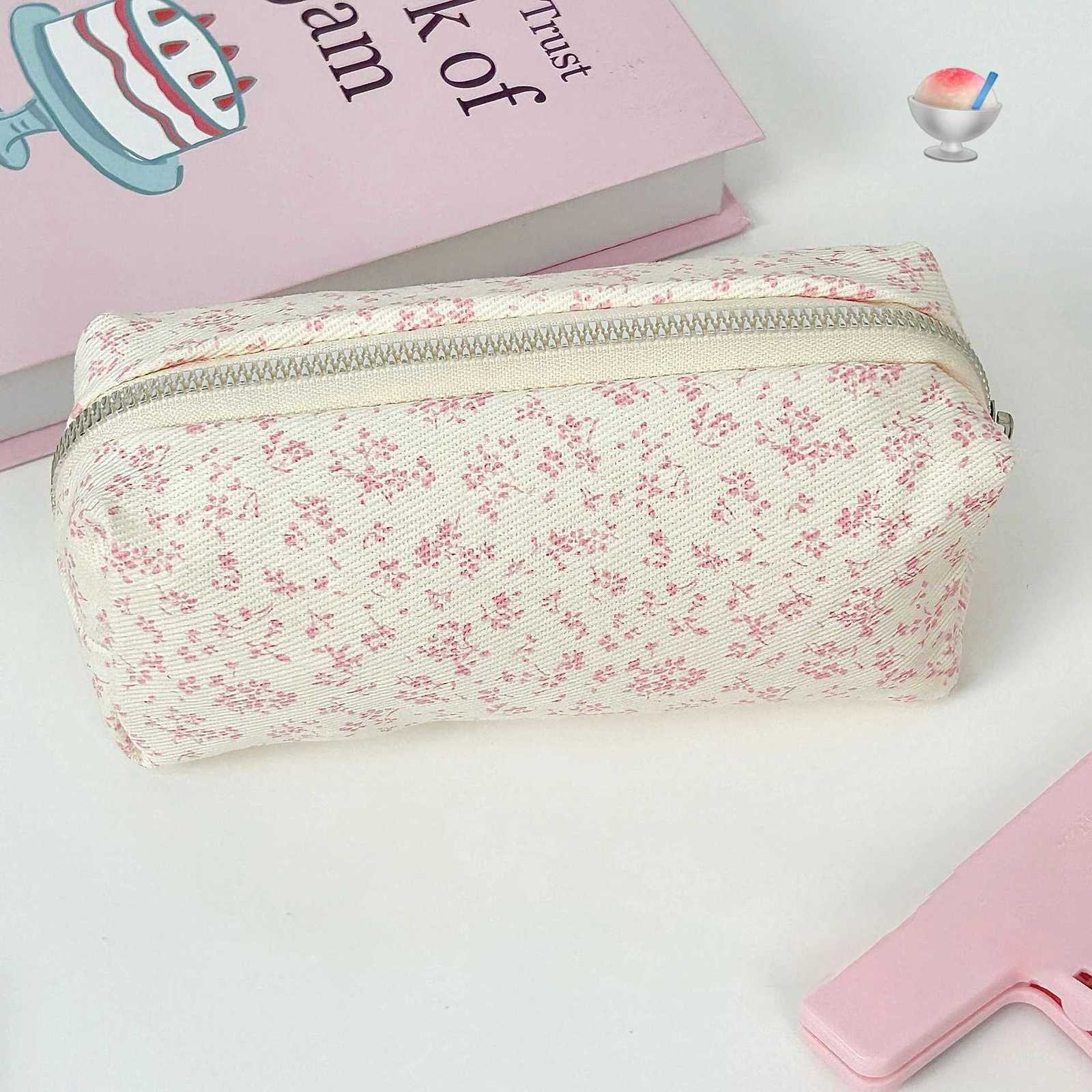 New Brand Beauty Ins Simple Pink Floral Pen Bag Cute And Fresh Canvas Stationery Large Capacity Storage Bag Make Up AccessoriesT251024