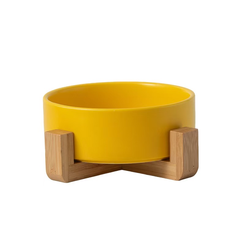 K3290 Pet food and water bowls with anti-tip neck protection, made of ceramic and plastic.