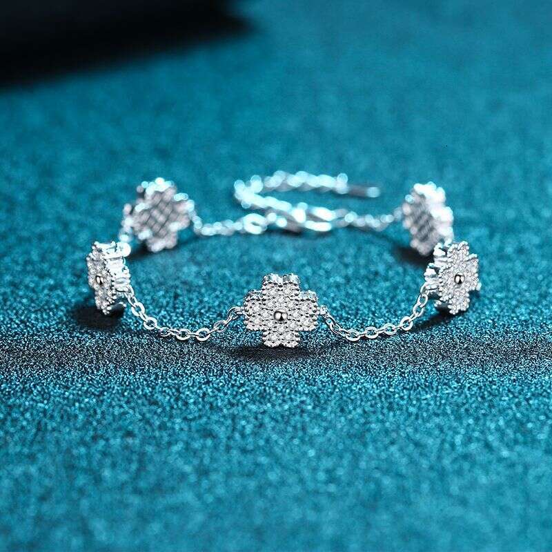 DHCollections-- XDY Pure Sier Women's Light Versatile Chain Five-Flower Four-Leaf Clover Micro-Paved Moissanite Bracelet