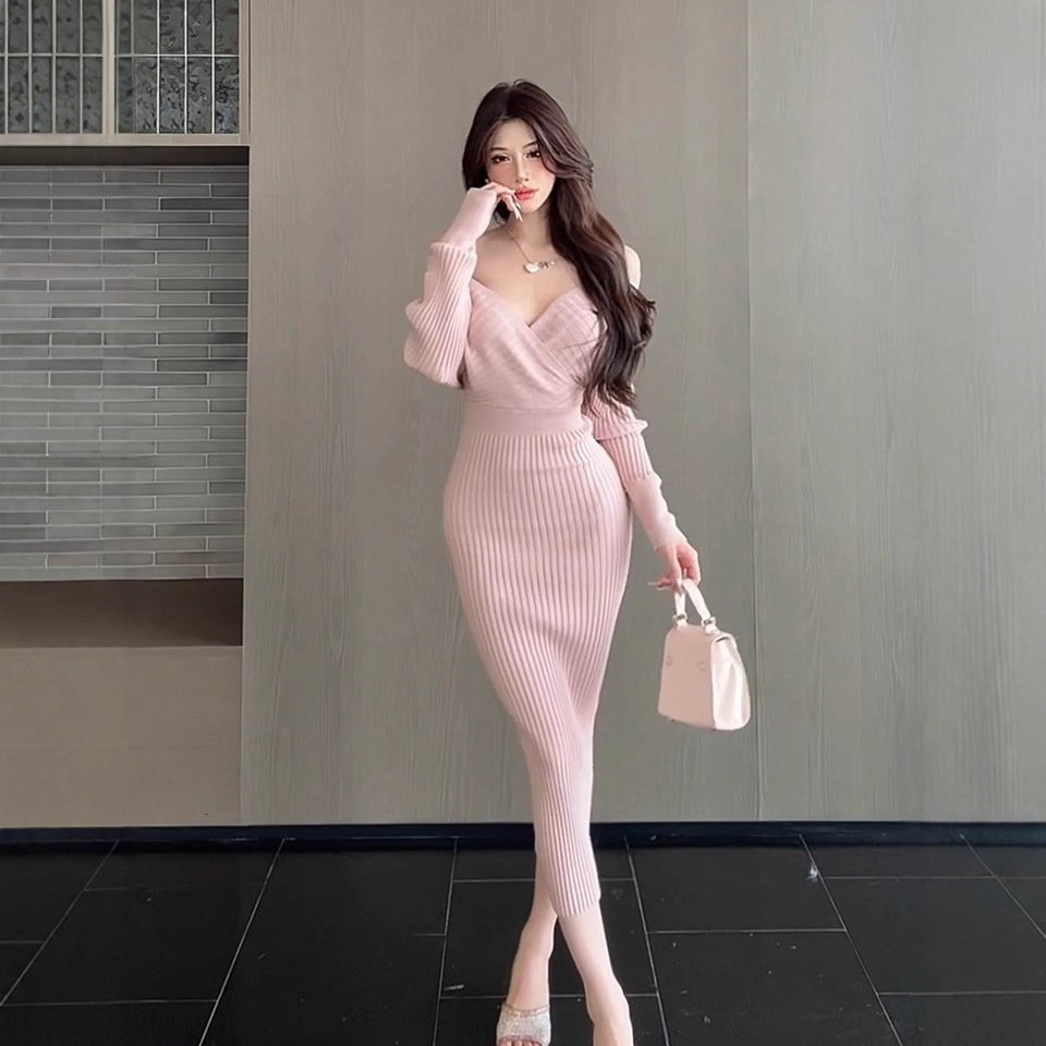 New women's designer V-neck knitted dress autumn and winter new slim fit dress long skirt waist elegant dress