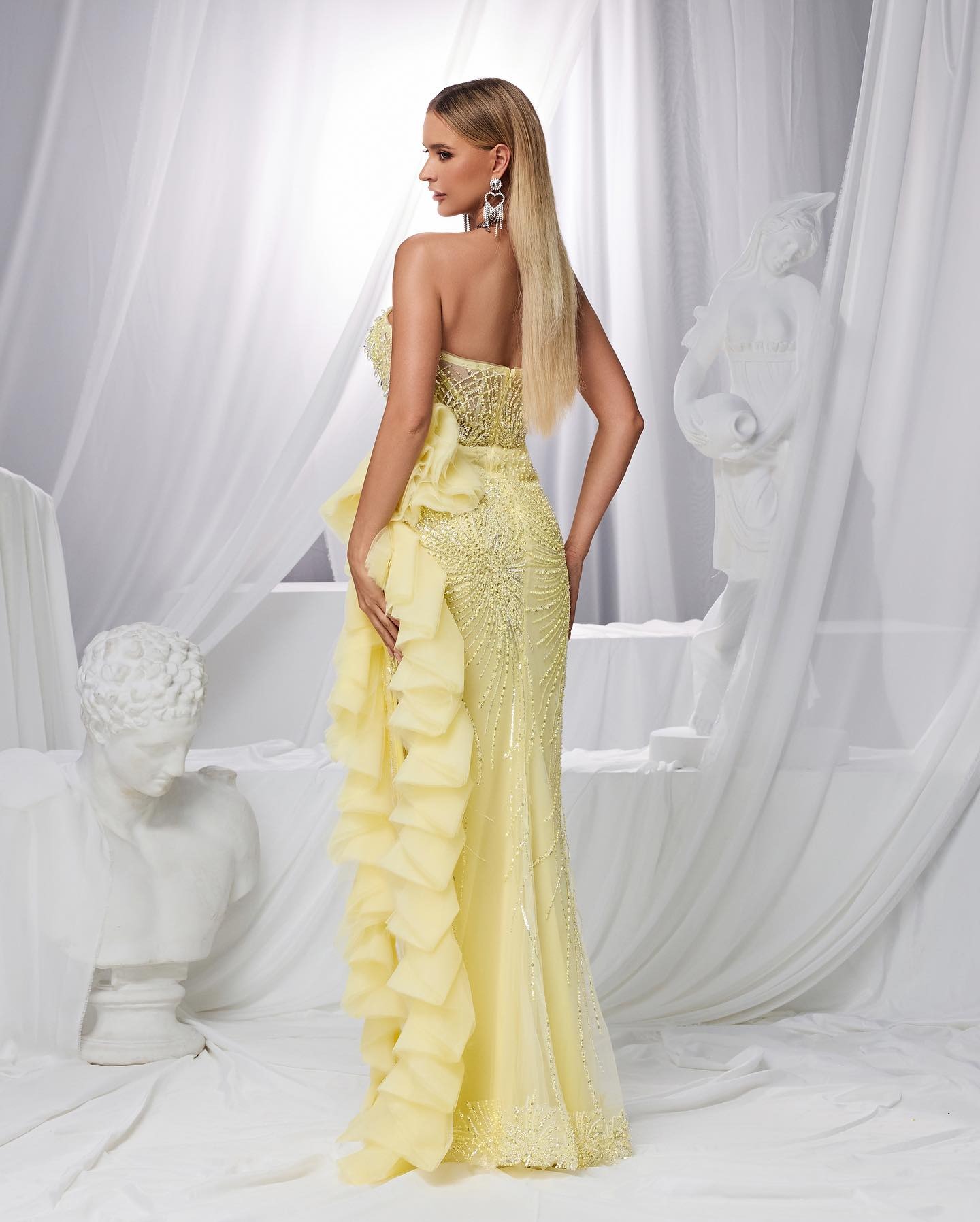 Classic Evening Dresses Sequins Beaded Lace Gown Strapless Sleeveless Split Side Floor Length Dress Party Customized Dress