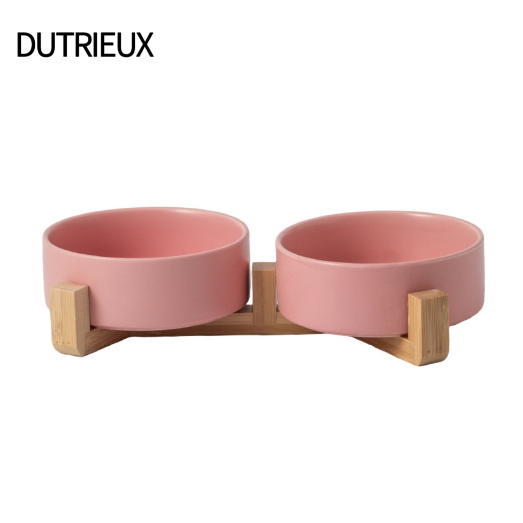 K3290 Pet food and water bowls with anti-tip neck protection, made of ceramic and plastic.