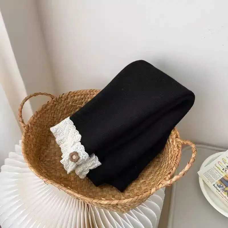 Baby Fashion Velvet Leggings Print Lace Pants Childrens Girls Warm Leggings For Autumn And Winter Pants Comfortable PantsT251024