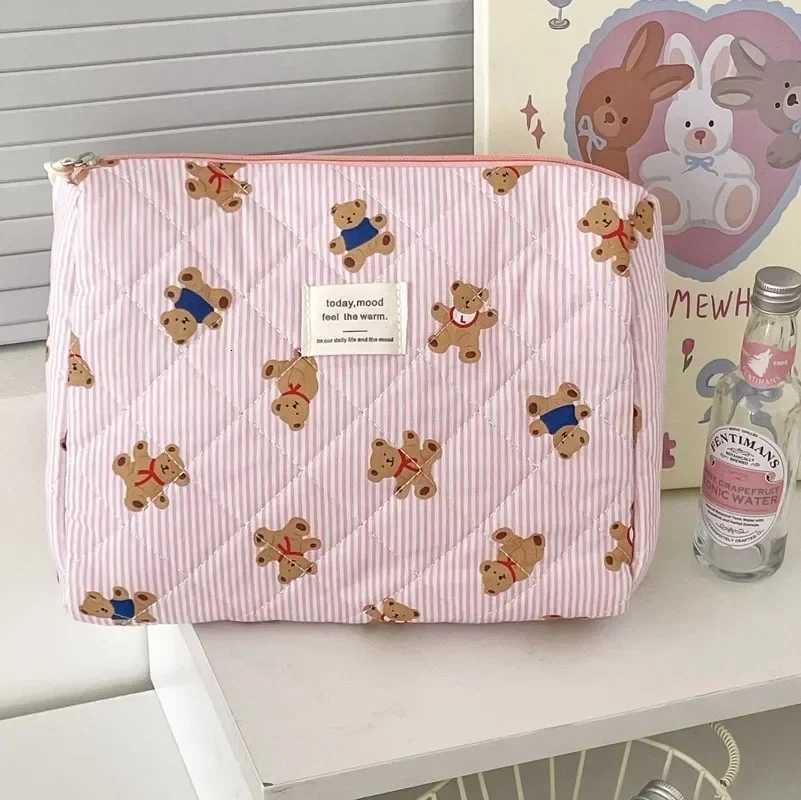 Cute Bear Flower Quilting Cotton Makeup Bag Women Zipper Cosmetic Organizer Female Cloth Handbag Toiletry Case for GirlsT251024