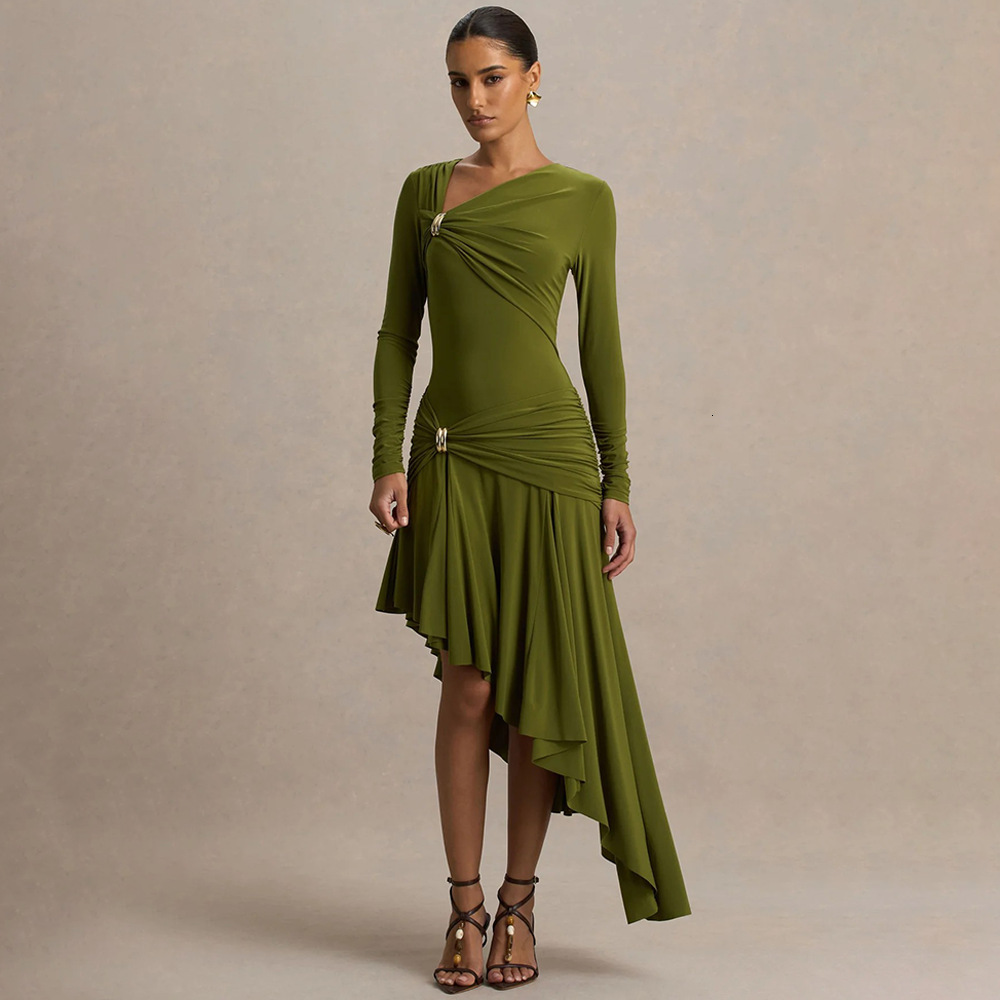 European and American designers' autumn and winter new fashionable and elegant women's slim fit sexy pleated irregular long skirt