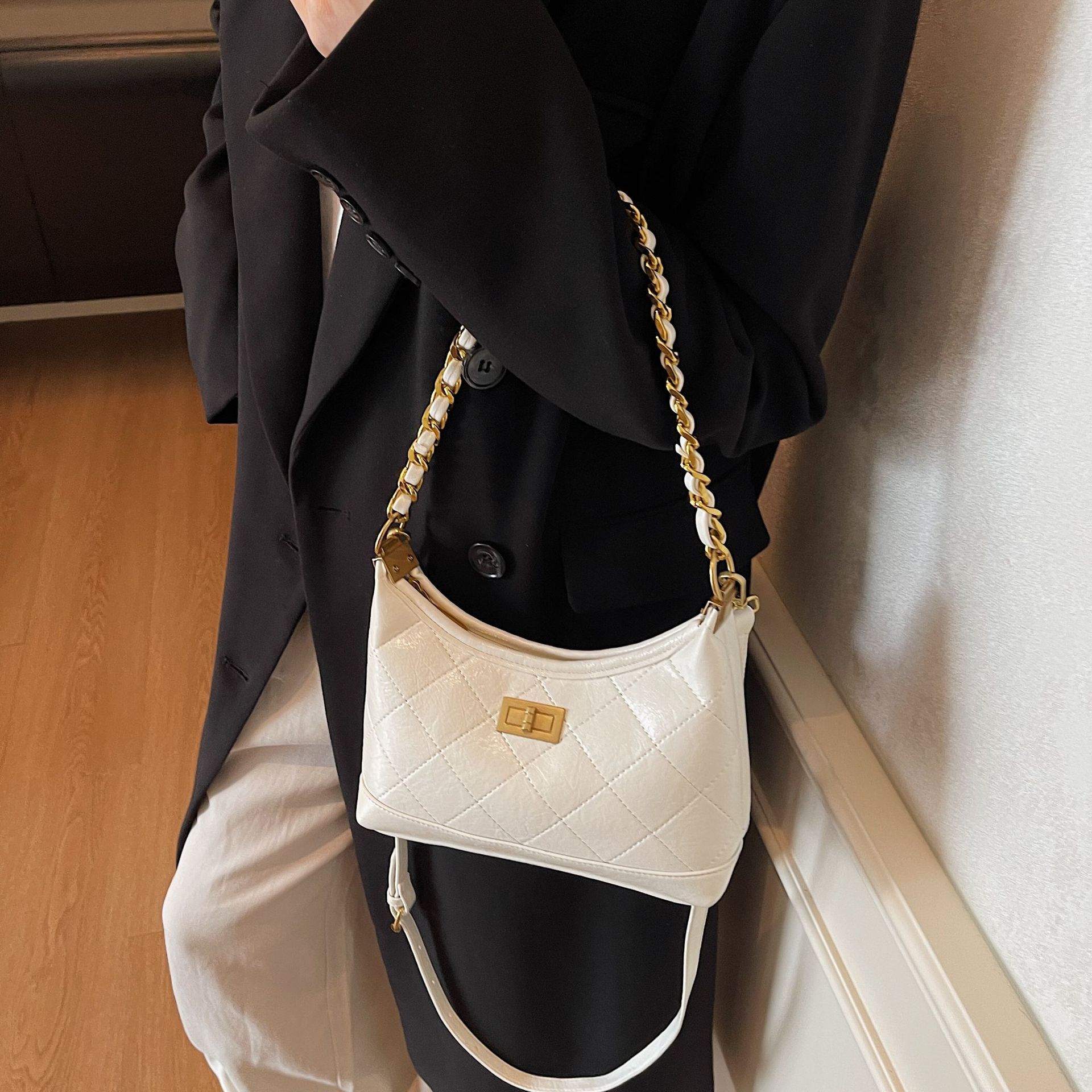 Luxury Brand Designer Bag Style Quilted Chain Underarm Bag For Women 2025 New Trendy Fashion Single Shoulder Crossbody Bag Versatile Hobo Bag