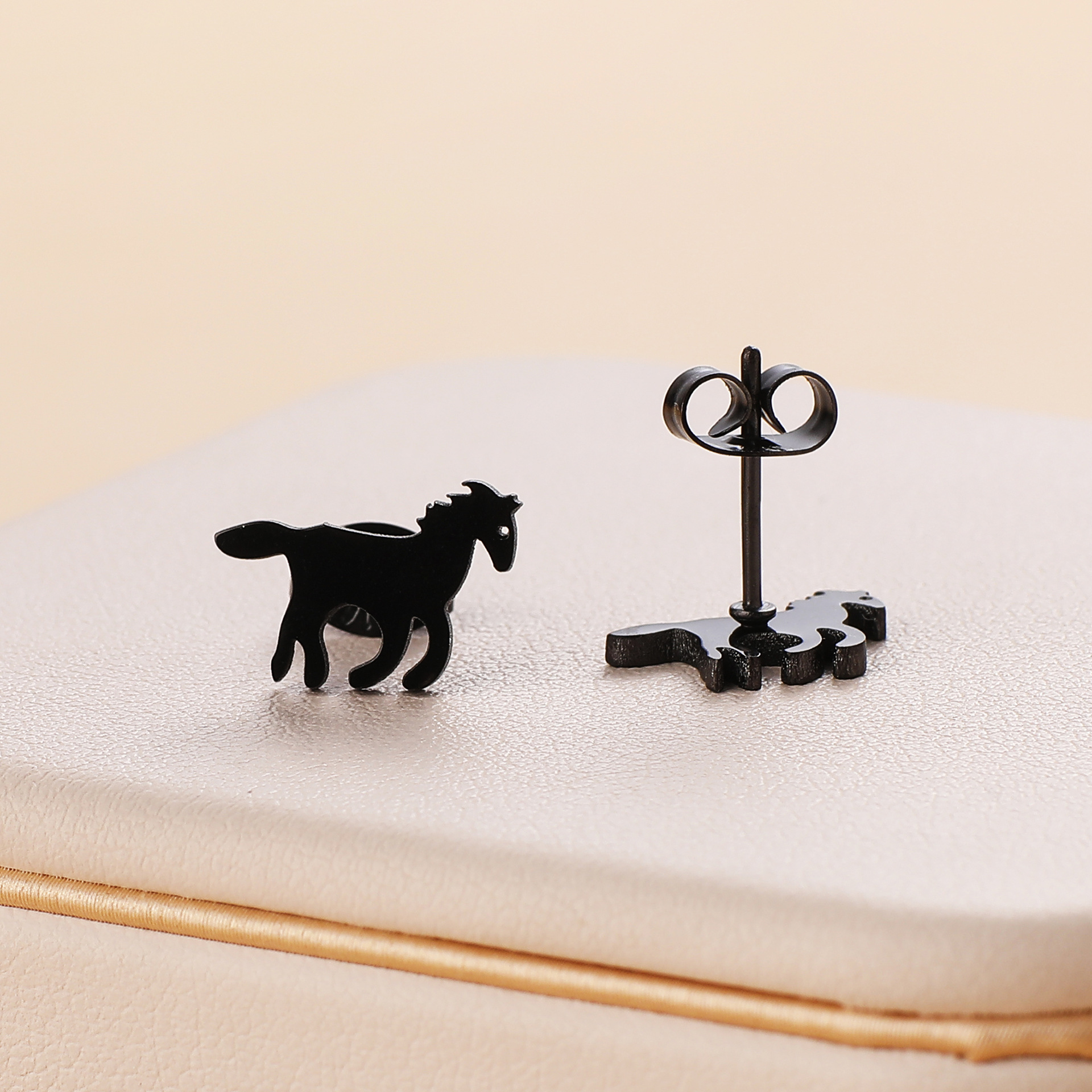 Designer earrings Luxury earrings Zircon 999 silver pony cute unicorn animal shaped earrings niche high-end fashion earrings gold earrings free shippi