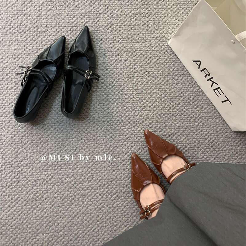 Korean Style Pleated Pointed Toe Designer Shoe Soft Shallow Mouth Single One-Strap Mary Jane Elegant Fashion Small Leather Shoes 2025 New