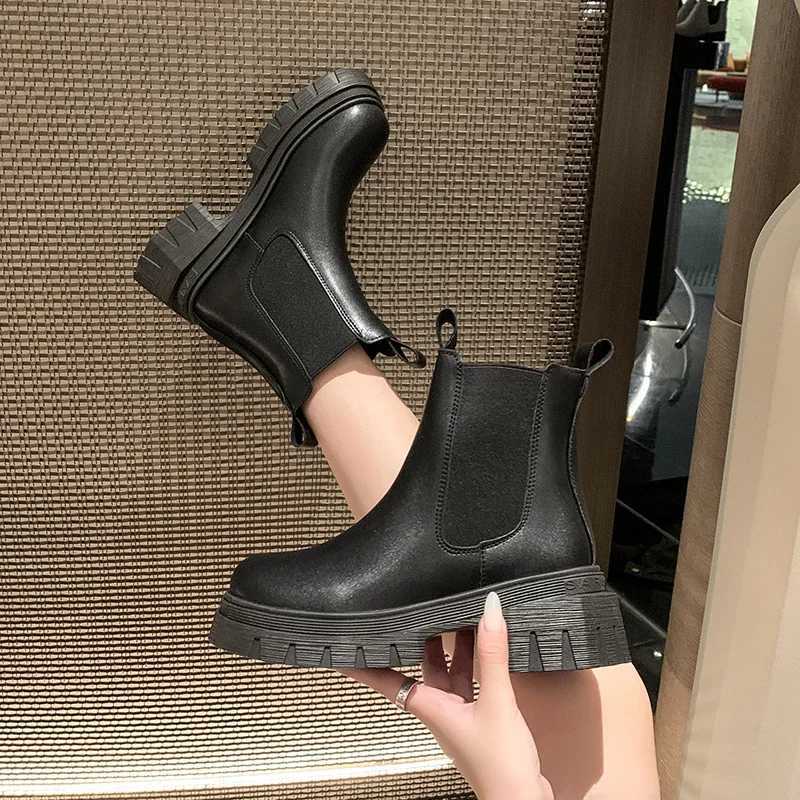 Autumn and Winter New Round Toe Low Heel Womens Boots Chelsea Motorcycle Boots Solid Color Breathable Casual Womens Boots W251024